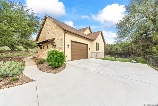 814 Rutherford, Fischer, TX 78623