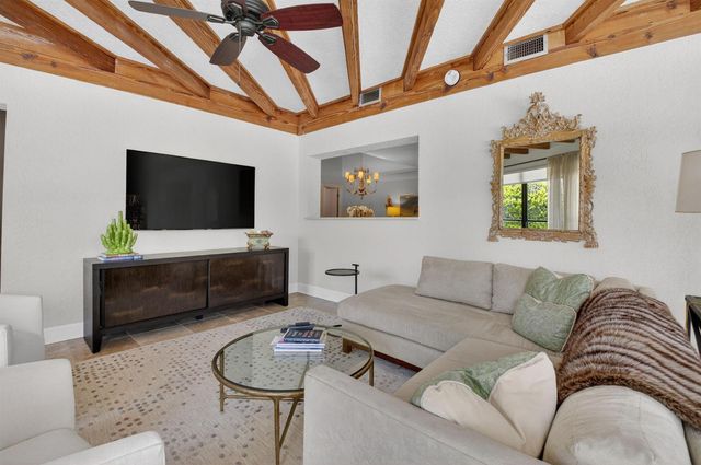 706 Foxpointe Circle, Delray Beach, FL 33445
