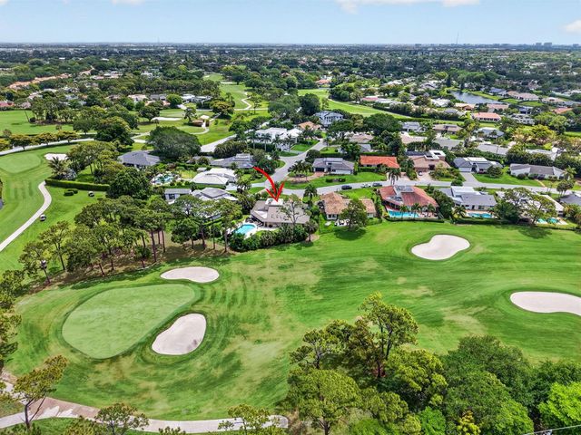 706 Foxpointe Circle, Delray Beach, FL 33445