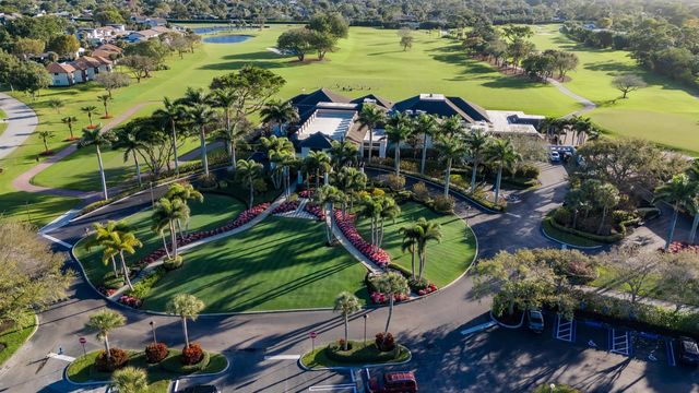 706 Foxpointe Circle, Delray Beach, FL 33445