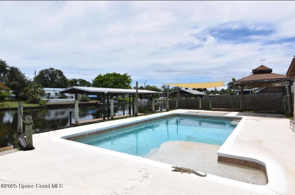 900 Waikiki Drive, Merritt Island, FL 32953