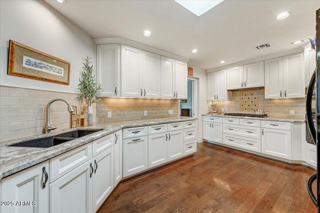 5104 N 33RD Street, Phoenix, AZ 85018