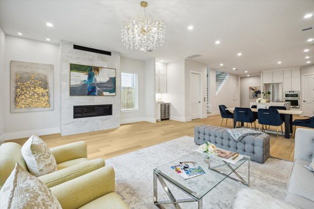 902 Knox Street A, Houston, TX 77007