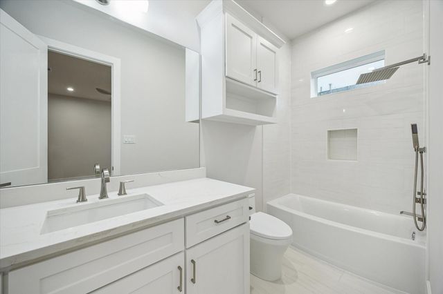 902 Knox Street A, Houston, TX 77007