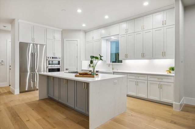 902 Knox Street A, Houston, TX 77007