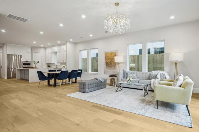 902 Knox Street A, Houston, TX 77007