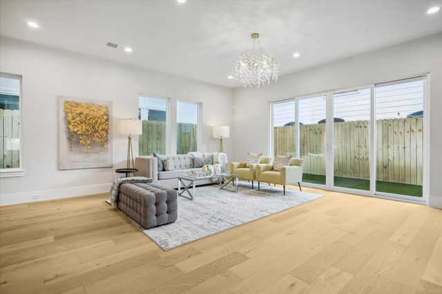 902 Knox Street A, Houston, TX 77007