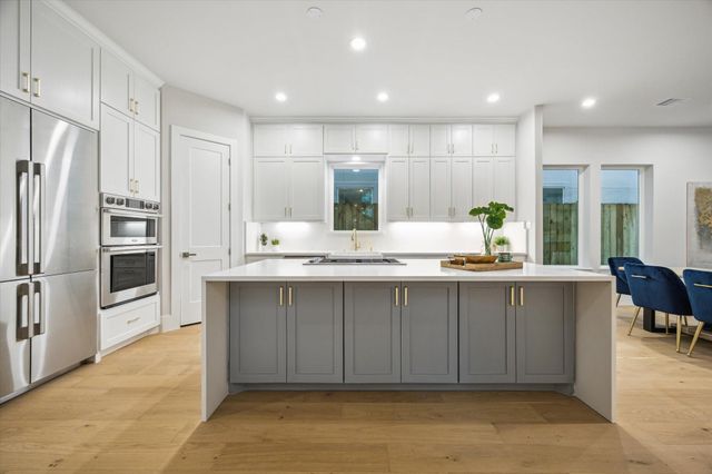 902 Knox Street A, Houston, TX 77007