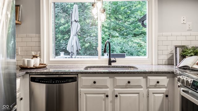 2136 Sequoia Lane, Indianapolis, IN 46240