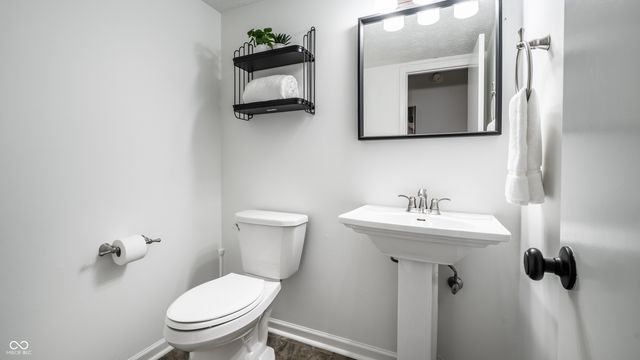 2136 Sequoia Lane, Indianapolis, IN 46240