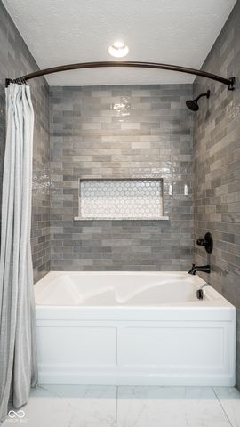 2136 Sequoia Lane, Indianapolis, IN 46240