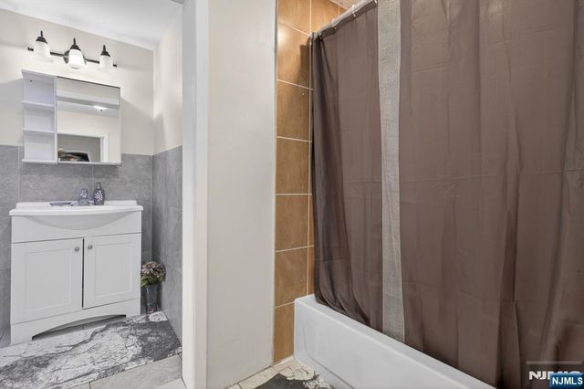 754 Highland Avenue, Newark, NJ 07104