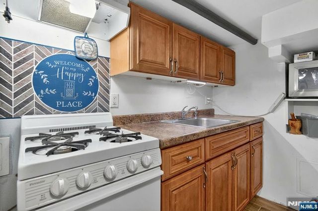 754 Highland Avenue, Newark, NJ 07104