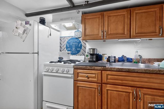 754 Highland Avenue, Newark, NJ 07104