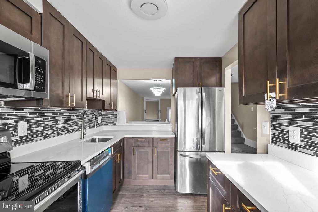 6185 LITTLE VALLEY WAY, Alexandria, VA 22310