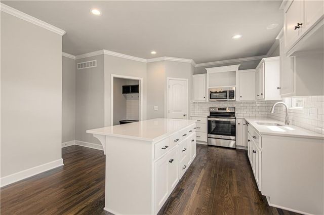 6000 NE 118th Street, Kansas City, MO 64156