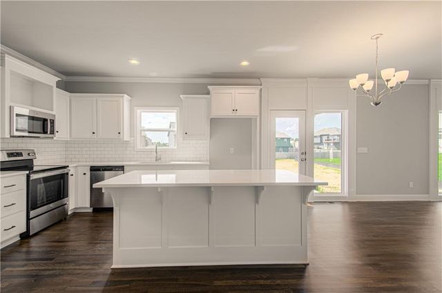 6000 NE 118th Street, Kansas City, MO 64156