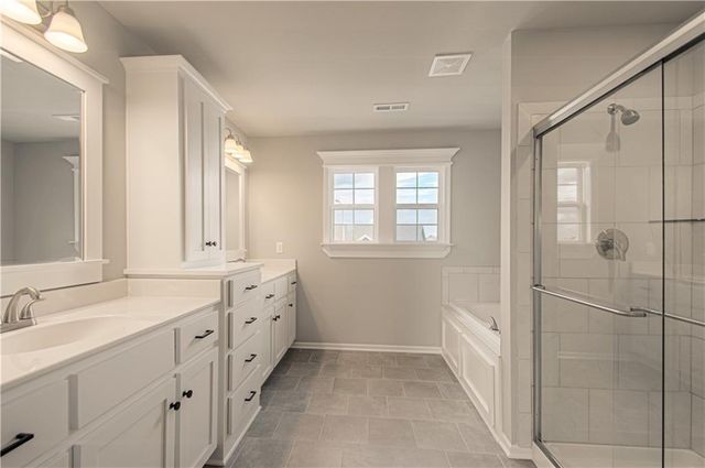 6000 NE 118th Street, Kansas City, MO 64156