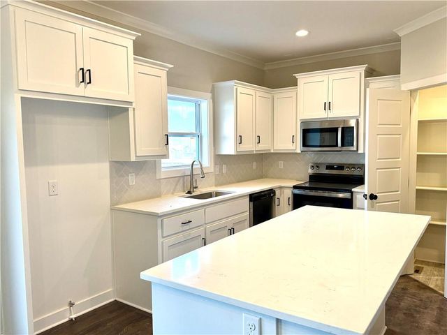 6000 NE 118th Street, Kansas City, MO 64156