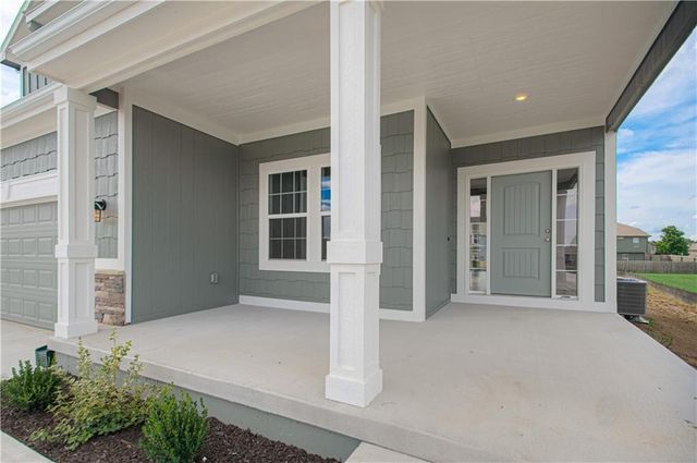 6000 NE 118th Street, Kansas City, MO 64156