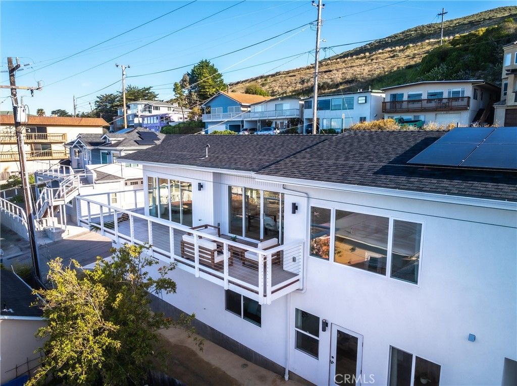 Image 12 of property listing at 194 6th Street, Cayucos, CA 93430