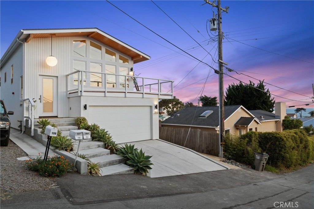 Image 2 of property listing at 194 6th Street, Cayucos, CA 93430