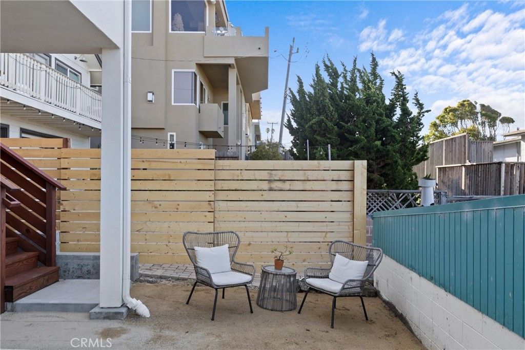 Image 32 of property listing at 194 6th Street, Cayucos, CA 93430
