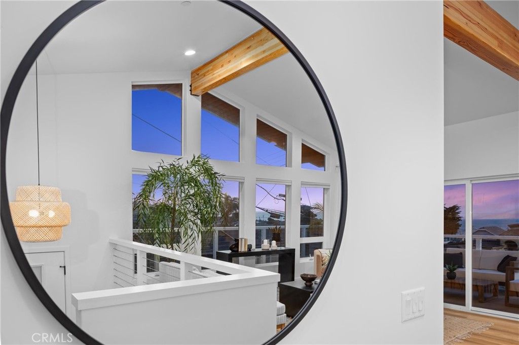 Image 4 of property listing at 194 6th Street, Cayucos, CA 93430