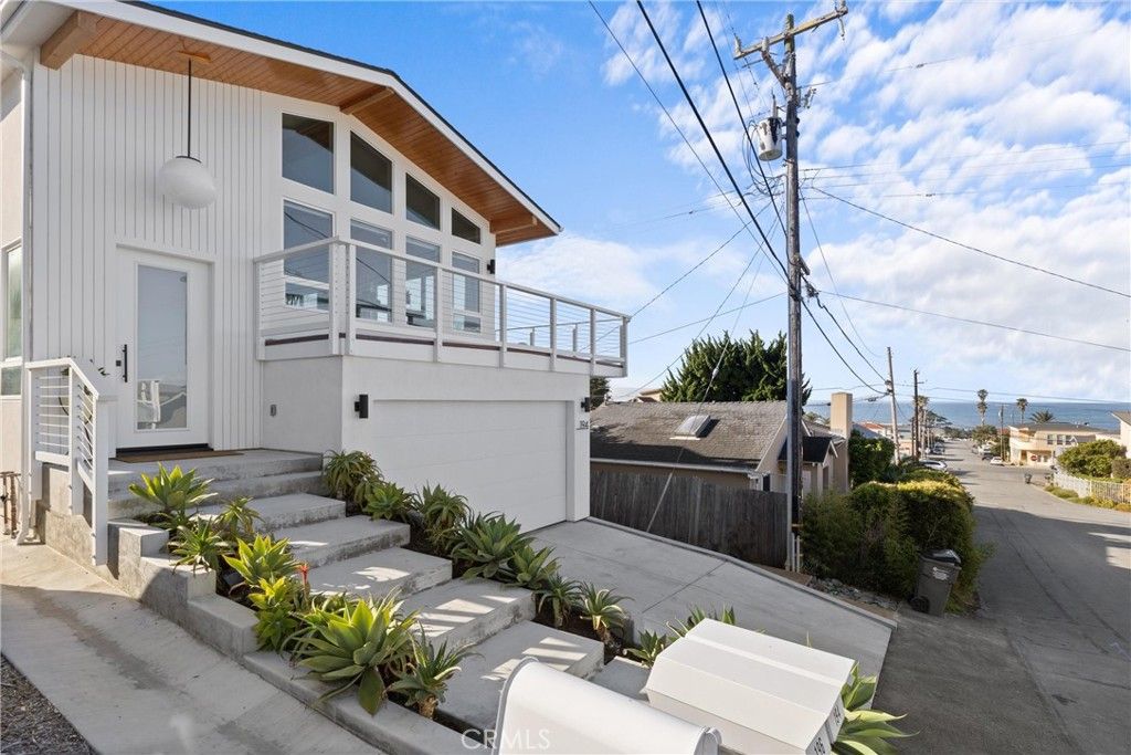 Image 48 of property listing at 194 6th Street, Cayucos, CA 93430