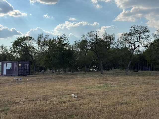 490 Rosewood DR, Dale, TX 78616