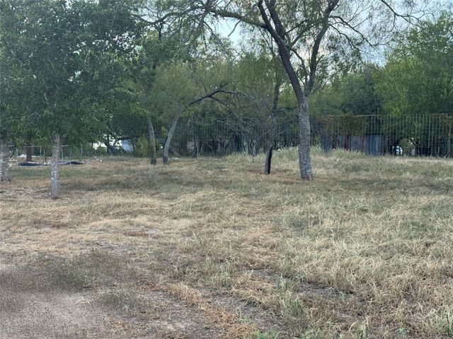 490 Rosewood DR, Dale, TX 78616