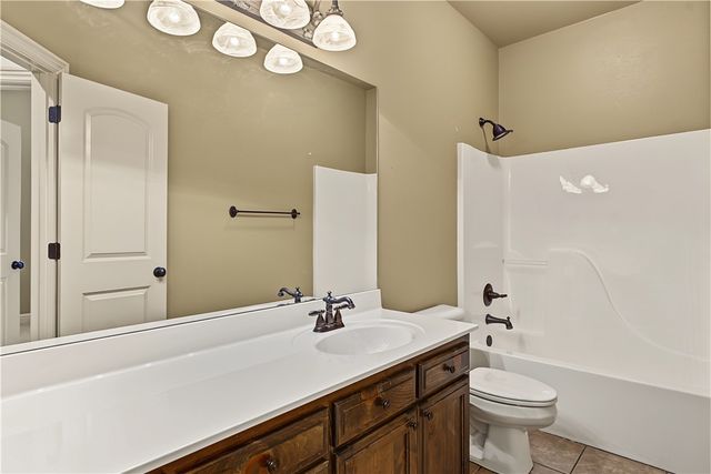 3103 E Greystone Drive, Springdale, AR 72764