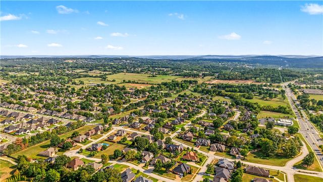 3103 E Greystone Drive, Springdale, AR 72764