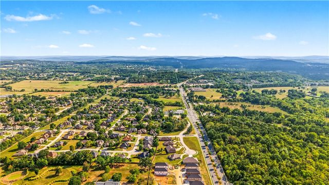 3103 E Greystone Drive, Springdale, AR 72764