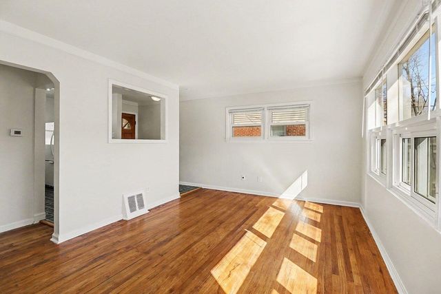 20450 Lancaster Street, Harper Woods, MI 48225