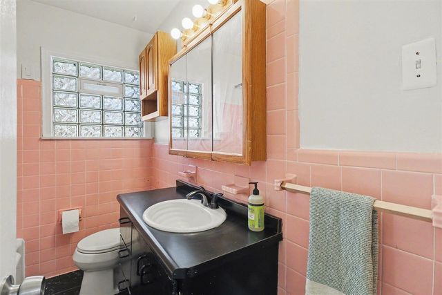 20450 Lancaster Street, Harper Woods, MI 48225