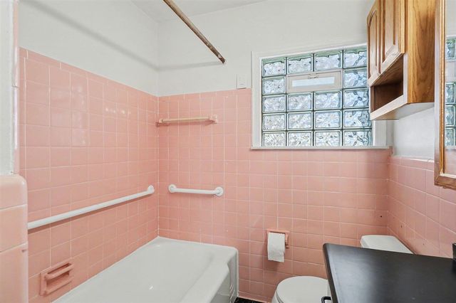 20450 Lancaster Street, Harper Woods, MI 48225