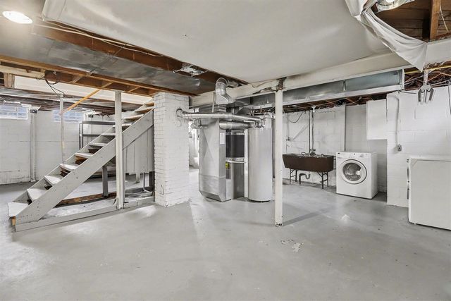 20450 Lancaster Street, Harper Woods, MI 48225