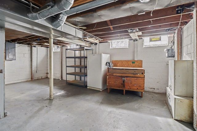 20450 Lancaster Street, Harper Woods, MI 48225