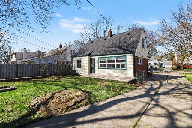 20450 Lancaster Street, Harper Woods, MI 48225