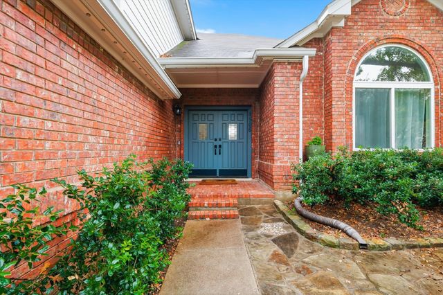 4506 Dorchester Court, Grapevine, TX 76051