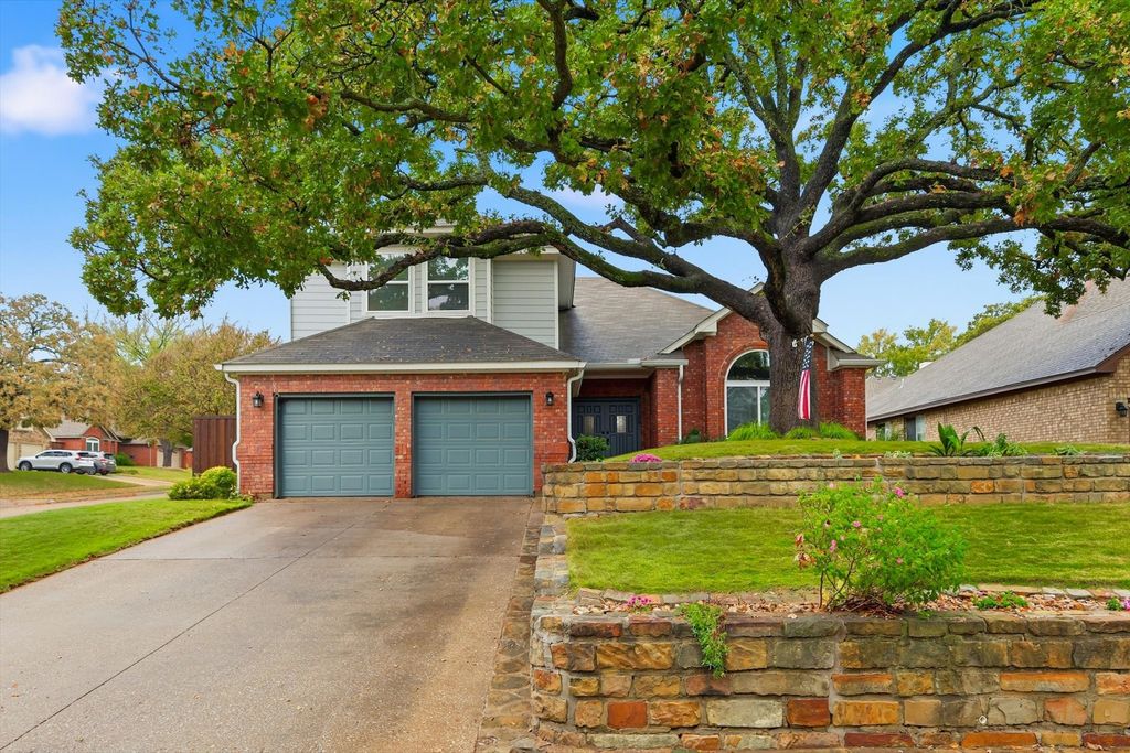 4506 Dorchester Court, Grapevine, TX 76051