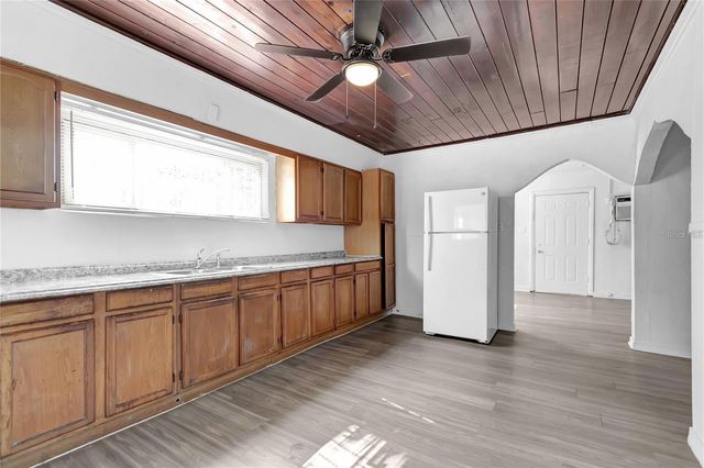 2701 N FREMONT AVENUE, Tampa, FL 33607