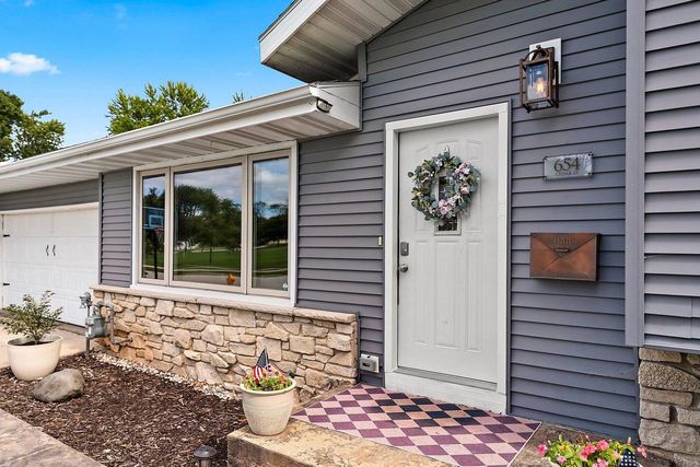 654 CEDAR STREET, Neenah, WI 54956