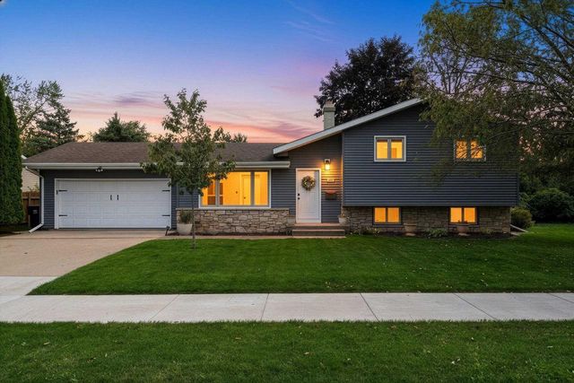 654 CEDAR STREET, Neenah, WI 54956