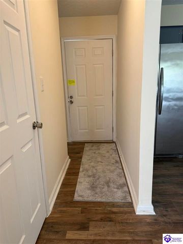 872 Shelby Avenue, Radcliff, KY 40160