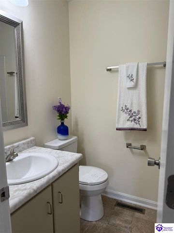 872 Shelby Avenue, Radcliff, KY 40160