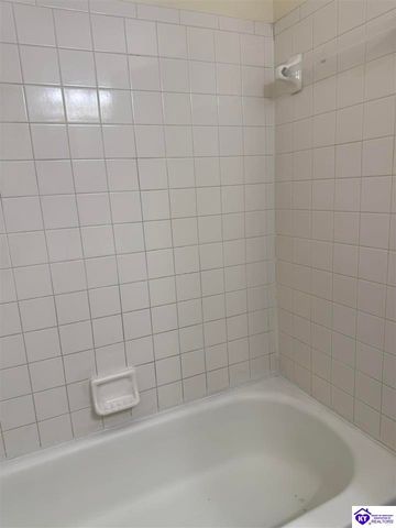 872 Shelby Avenue, Radcliff, KY 40160