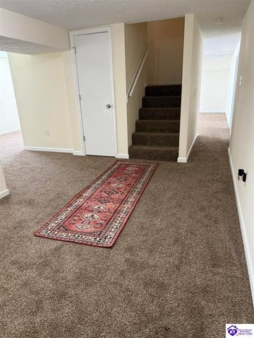 872 Shelby Avenue, Radcliff, KY 40160