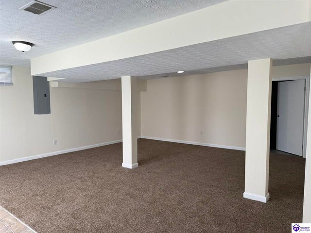 872 Shelby Avenue, Radcliff, KY 40160